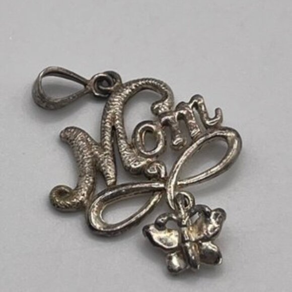 Sterling Silver "MOM" Pendant on Sterling Silver Box Chain - Picture 3 of 8